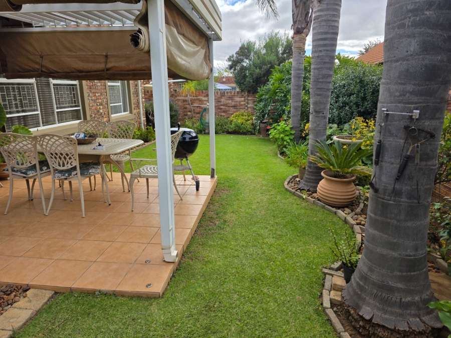 2 Bedroom Property for Sale in Langenhovenpark Free State